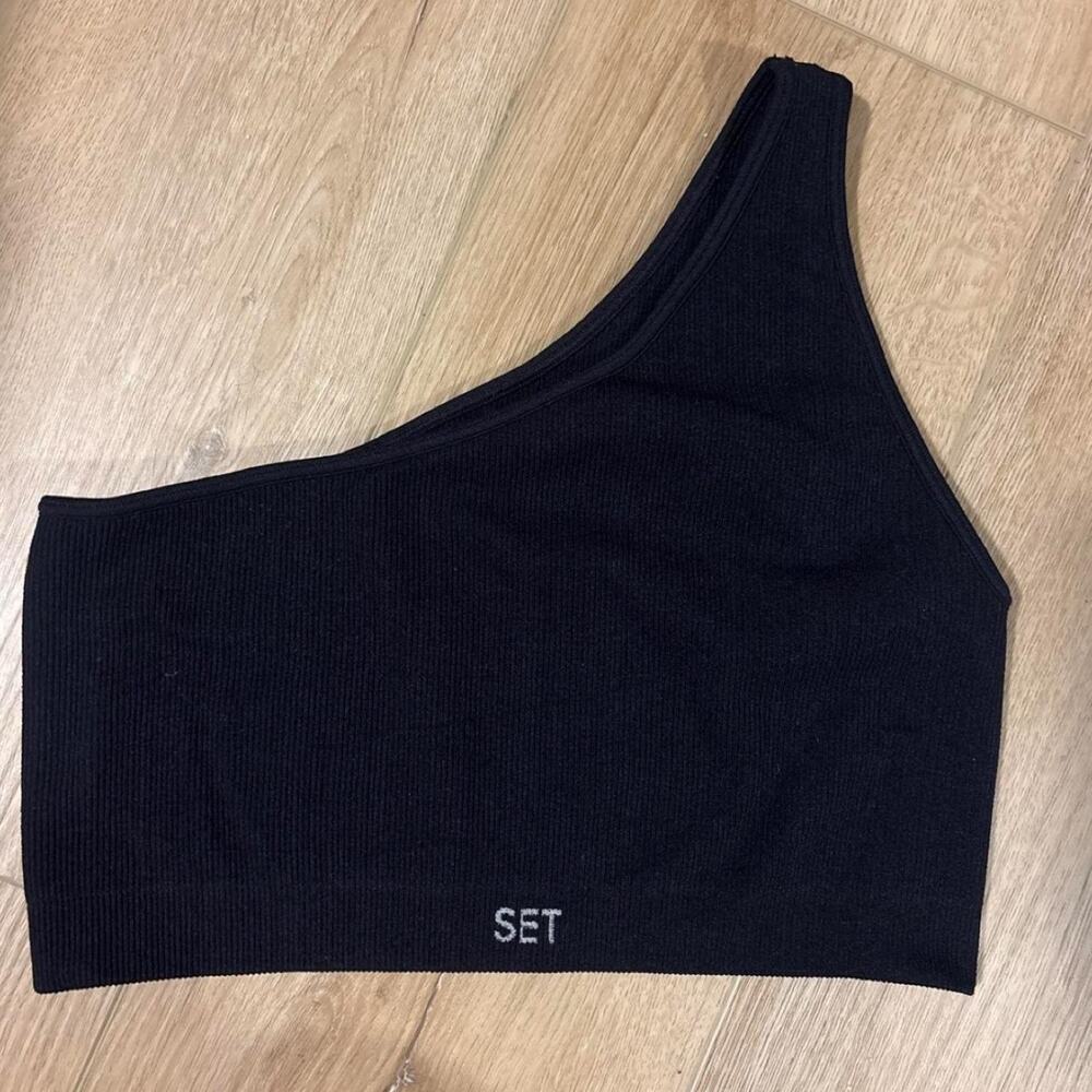 Set active black one shoulder crop top